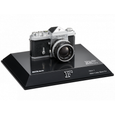 Миниатюрная юбилейная модель фотокамеры Nikon F 100th Anniversary