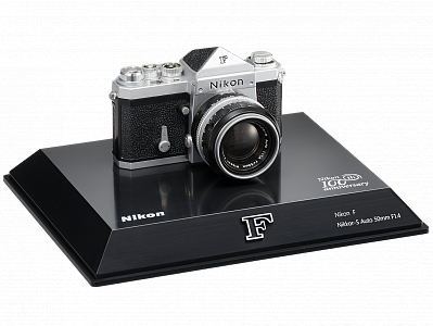 Миниатюрная юбилейная модель фотокамеры Nikon F 100th Anniversary